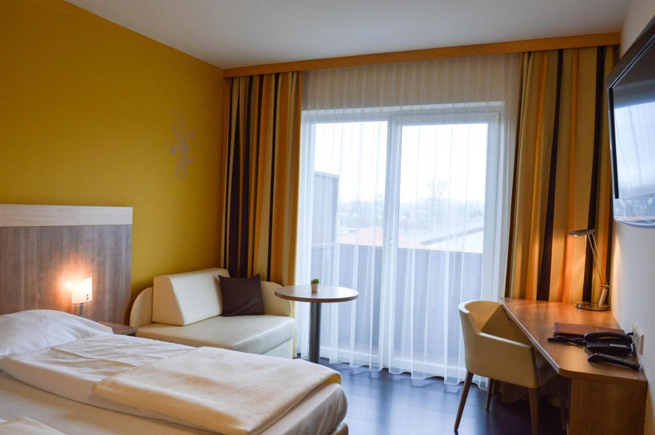 Hotel Roemerhof Tulln An Der Donau Exterior photo
