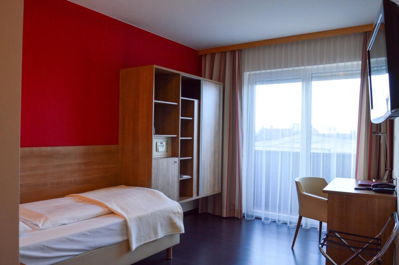 Hotel Roemerhof Tulln An Der Donau Exterior photo